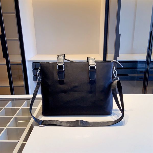 designer bag mancross body bag briefcase luxury business handbag men's lapbag computer bag men's formal shoulder messenger crossbo
designer bag mancross body bag briefcase luxury business handbag men's lapbag computer bag men's formal shoulder messenger crossbo