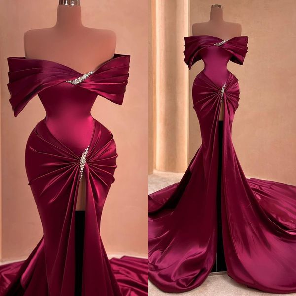 burgundy mermaid evening gown off shoulder party prom dresses pleats crystal sweep train formal long dress for red carpet special occasion, Black;red
burgundy mermaid evening gown off shoulder party prom dresses pleats crystal sweep train formal long dress for red carpet special occasion, Black;red