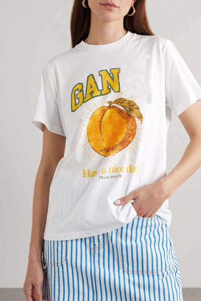 2023 summer new product xiaozhong fashion brand gan peach print loose round neck short sleeve casual t-shirt, White
2023 summer new product xiaozhong fashion brand gan peach print loose round neck short sleeve casual t-shirt, White
