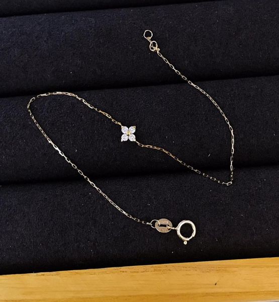 22092505 women039s jewelry chain bracelet 012ct flower diamond au750 18k yellow gold must have gift idea must have match5629563, Black
22092505 women039s jewelry chain bracelet 012ct flower diamond au750 18k yellow gold must have gift idea must have match5629563, Black