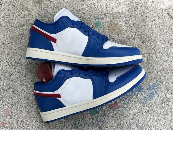 1 1s low retro culture casual sports basketball shoes sport blue/gym red-white dc0774-416 flame men women trainers sports sneakers 36-46
1 1s low retro culture casual sports basketball shoes sport blue/gym red-white dc0774-416 flame men women trainers sports sneakers 36-46