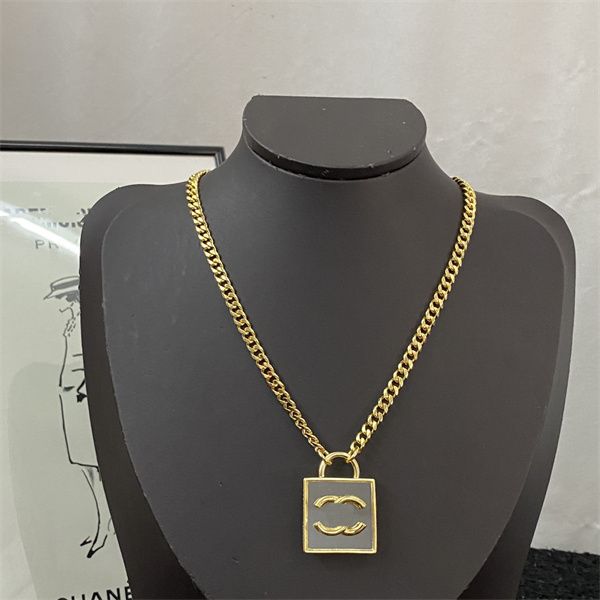 women c letter logo pendant necklaces ccity silvery chokers woman luxury designer gold necklace jewelry 0834, Silver
women c letter logo pendant necklaces ccity silvery chokers woman luxury designer gold necklace jewelry 0834, Silver