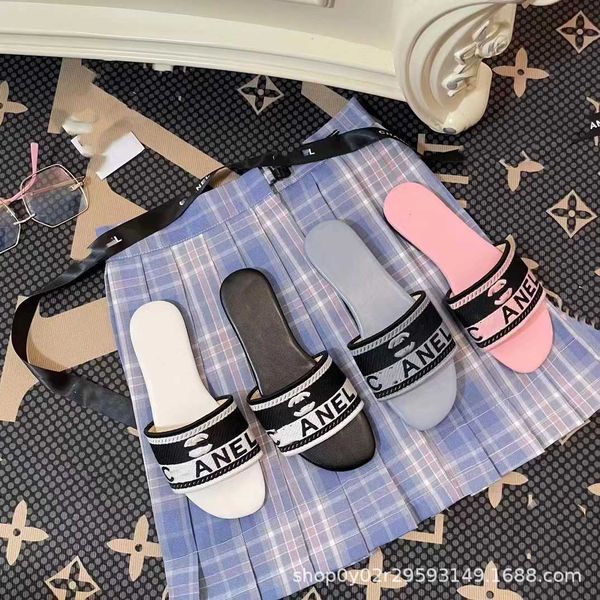channel 2023 summer new letter embroidery one word flat bottom drag fashion outwear beach essential, Black
channel 2023 summer new letter embroidery one word flat bottom drag fashion outwear beach essential, Black