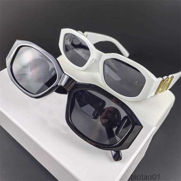 luxury designer sunglasses for women mens glasses polarized uv protectio lunette gafas de sol shades goggle with box beach sun small frame f, White;black
luxury designer sunglasses for women mens glasses polarized uv protectio lunette gafas de sol shades goggle with box beach sun small frame f, White;black