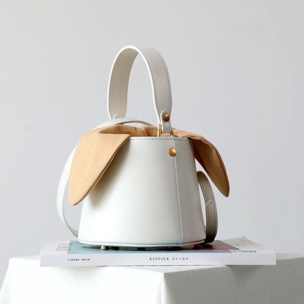 evening bags minority designer brand mini cow leather bucket bag fashion one shoulder messenger handbag 230721
evening bags minority designer brand mini cow leather bucket bag fashion one shoulder messenger handbag 230721