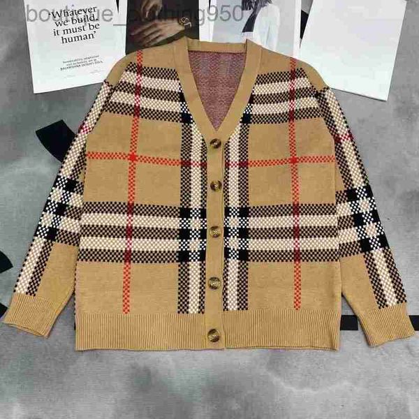 fashion knits tees outerwear plaid loose v-neck coat new line plaid jacquard wool cardigan versatile lazy sweater women, White
fashion knits tees outerwear plaid loose v-neck coat new line plaid jacquard wool cardigan versatile lazy sweater women, White