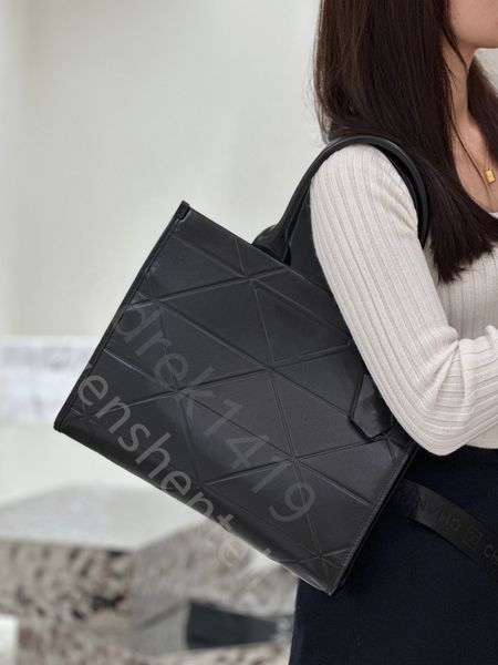 the symbole titched tote is a stylish luxurious leather tote perfect for everyday use it has a spacious interior and adjustable straps easil
the symbole titched tote is a stylish luxurious leather tote perfect for everyday use it has a spacious interior and adjustable straps easil