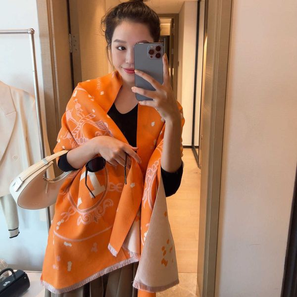 autumn and winter 2023 new fashion versatile h letter cashmere scarf women's double sided thickened air conditioned room long shawl, Blue;gray
autumn and winter 2023 new fashion versatile h letter cashmere scarf women's double sided thickened air conditioned room long shawl, Blue;gray