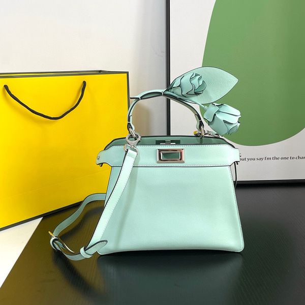 handbag designer 10a stylish shoulder bag luxury crossbody bag handle rose solid color shopping bag retro square twist lock women's bag
handbag designer 10a stylish shoulder bag luxury crossbody bag handle rose solid color shopping bag retro square twist lock women's bag