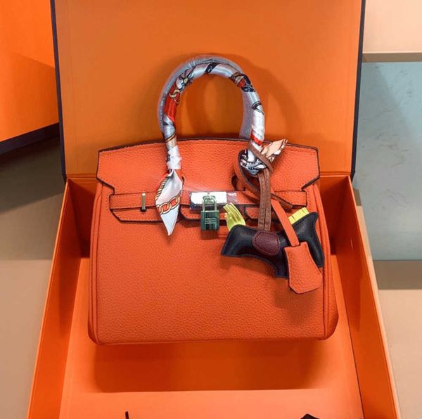 birkin designer bag women tote luxury handbag brand shoulder bags large capacity multifunctional random matching of accessories
birkin designer bag women tote luxury handbag brand shoulder bags large capacity multifunctional random matching of accessories