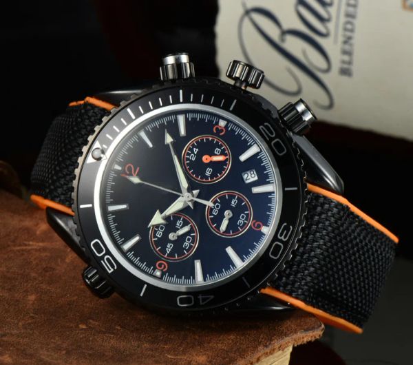 2023 men quartz movement watch grey dial mens stainless steel glass back sports rubber strap wristwarches ss036, Slivery;brown
2023 men quartz movement watch grey dial mens stainless steel glass back sports rubber strap wristwarches ss036, Slivery;brown