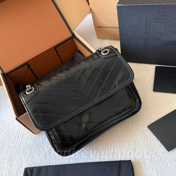 handbag luxury designer niki shoulder bag waxy leather messenger bags women cross body bag satchel lady vintage design sacoche fashion class
handbag luxury designer niki shoulder bag waxy leather messenger bags women cross body bag satchel lady vintage design sacoche fashion class