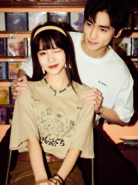 women's tshirt japanese couple shortsleeved tshirt retro fashion brand hiphop loose 230721, White
women's tshirt japanese couple shortsleeved tshirt retro fashion brand hiphop loose 230721, White