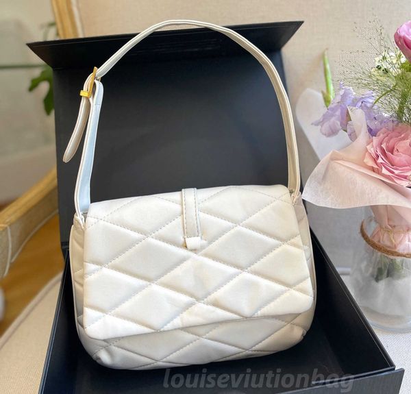 luxurys designers bags sle tote shoulder bag hobo clutch new style fashion classic totes womens mens square quilted overlock quilted lambski
luxurys designers bags sle tote shoulder bag hobo clutch new style fashion classic totes womens mens square quilted overlock quilted lambski
