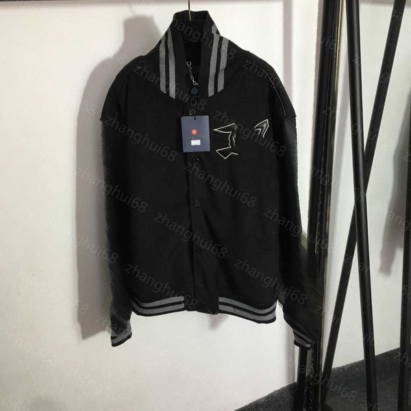 23ss womens designer clothing womens jacket embroidered back monobreasted leather long sleeve jacket plush baseball jacket women clothes, Black;brown
23ss womens designer clothing womens jacket embroidered back monobreasted leather long sleeve jacket plush baseball jacket women clothes, Black;brown