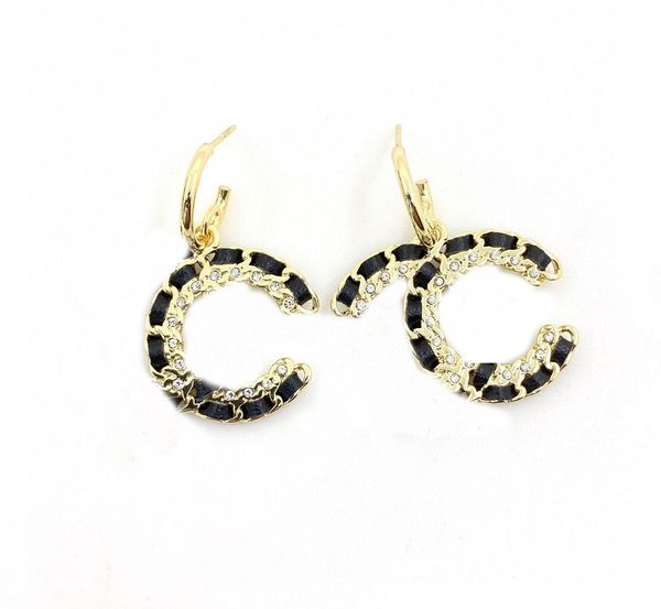 2023 luxury quality charm drop earring large size with genuin leather black color and diamond in 18k gold plated have box stamp ps7330b, Golden
2023 luxury quality charm drop earring large size with genuin leather black color and diamond in 18k gold plated have box stamp ps7330b, Golden