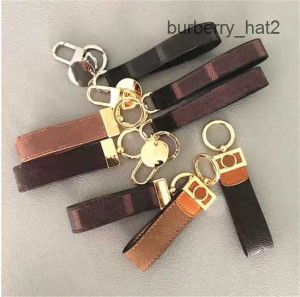 2022ss keychains buckle lovers car handmade leather keychains men and women bag pendant fashion accessories, Silver
2022ss keychains buckle lovers car handmade leather keychains men and women bag pendant fashion accessories, Silver