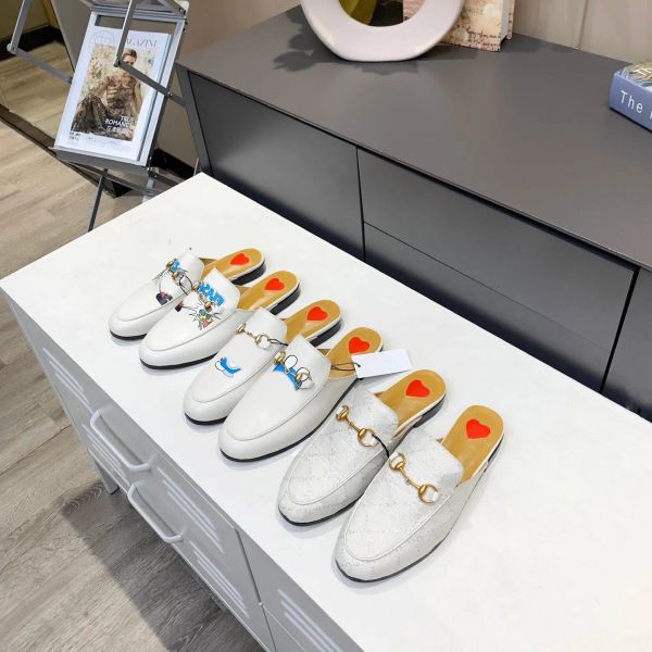 2023 100% leather men slippers cowhide lazy women shoes metal buckle beach slides mules princetown classic lady slipper with box dust bag br, Black
2023 100% leather men slippers cowhide lazy women shoes metal buckle beach slides mules princetown classic lady slipper with box dust bag br, Black