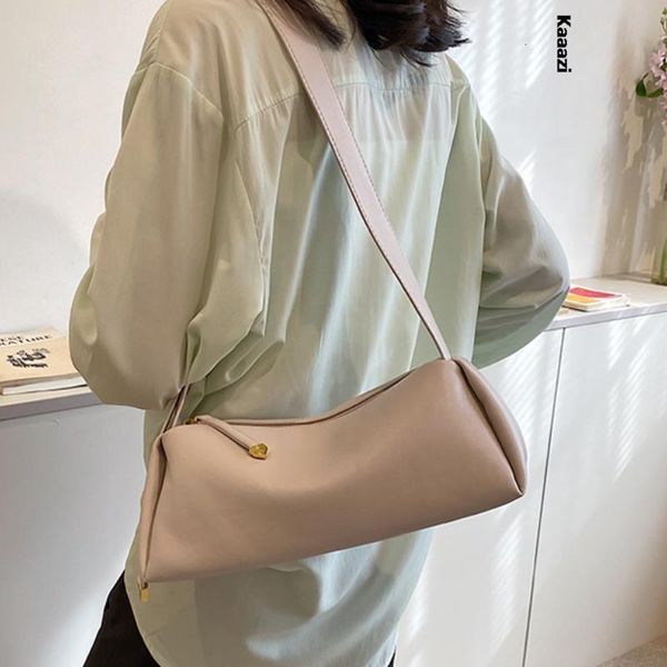 evening bags large capacity leather shoulder bag 2023 casual designer luxury women tote crossbody trendy versatile 230721
evening bags large capacity leather shoulder bag 2023 casual designer luxury women tote crossbody trendy versatile 230721