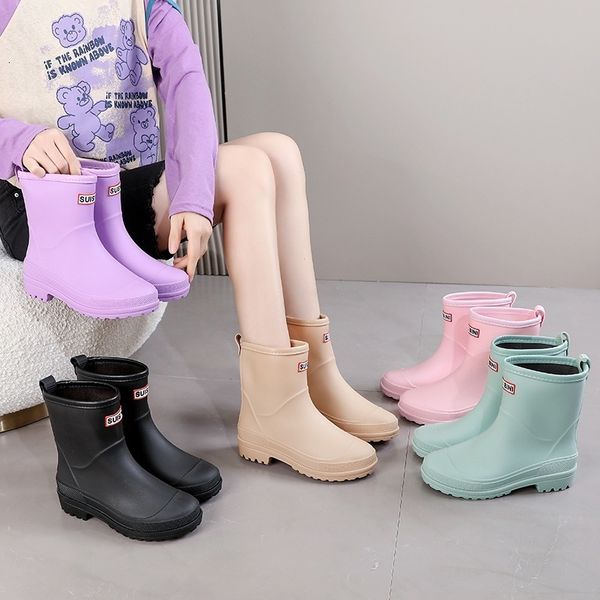 rain boots fashionable women's shoes 2023 style midtube for adult's work rubber 230721, Black;red
rain boots fashionable women's shoes 2023 style midtube for adult's work rubber 230721, Black;red