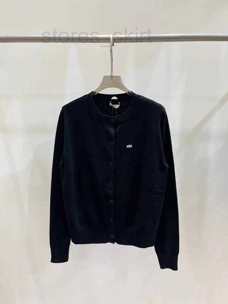 women's knits & tees designer new early autumn collection simple letter jacquard knitted cardigan round neck slim fit long sleeve sweat, White
women's knits & tees designer new early autumn collection simple letter jacquard knitted cardigan round neck slim fit long sleeve sweat, White