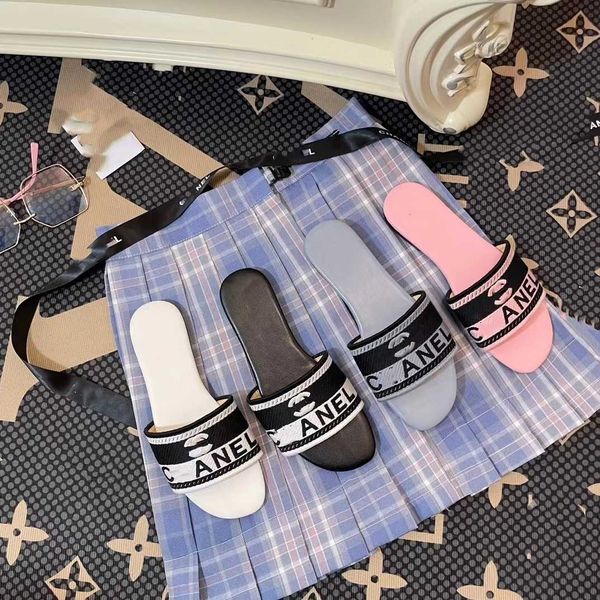 new fashion brand slippers channel slippers one-line sandals women's casual and versatile letter embroidery, Black
new fashion brand slippers channel slippers one-line sandals women's casual and versatile letter embroidery, Black