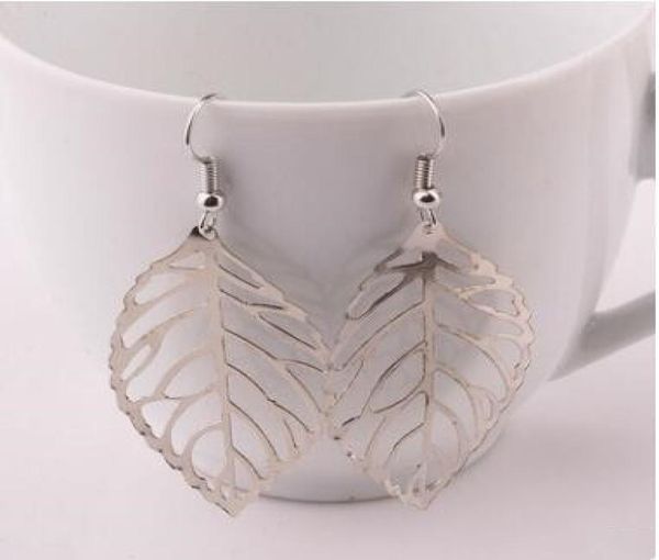 fashion women simple jewelry gold plated leaf alloy dangle earring silver gold color for gift and party9477872
fashion women simple jewelry gold plated leaf alloy dangle earring silver gold color for gift and party9477872