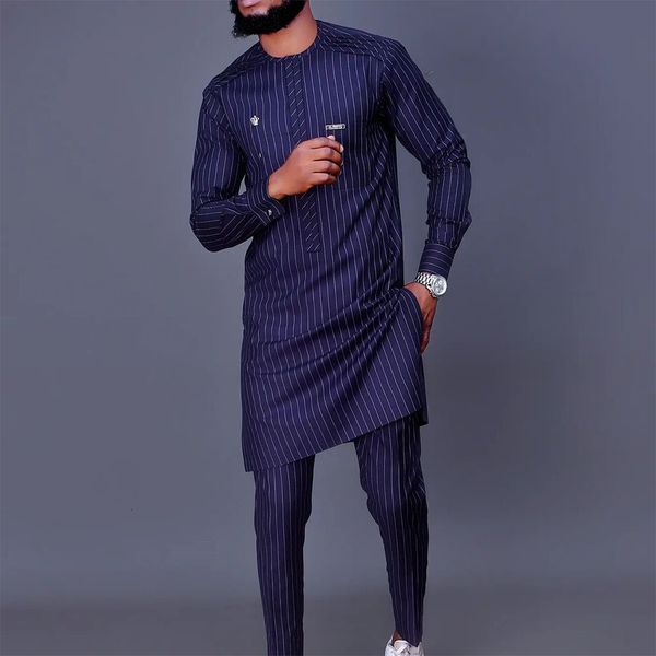 men's tracksuits 2023 dashiki african crewneck striped longsleeved twopiece blue tshirt pantsuit casual business party clothes 230721, Gray
men's tracksuits 2023 dashiki african crewneck striped longsleeved twopiece blue tshirt pantsuit casual business party clothes 230721, Gray