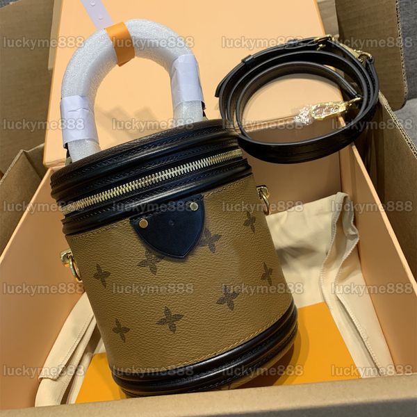 10a mirror quality designers cannes vanity case bags 19cm womens reverse coated canvas purse luxury handle handbag crossbody shoulder leathe
10a mirror quality designers cannes vanity case bags 19cm womens reverse coated canvas purse luxury handle handbag crossbody shoulder leathe