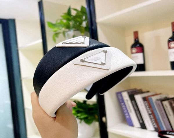 luxury designer brand letter printing triangle sign headband hairbands fashion women solid color turban bandana pu le8169417, Silver
luxury designer brand letter printing triangle sign headband hairbands fashion women solid color turban bandana pu le8169417, Silver