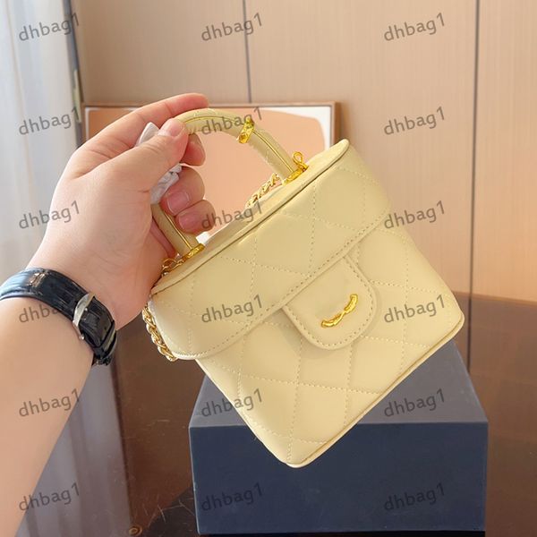 23s womens mini makeup bag shoulder bag ring handle tote leather diamond flap gold hardware c-buckle flap matelasse chain crossbody bags buc
23s womens mini makeup bag shoulder bag ring handle tote leather diamond flap gold hardware c-buckle flap matelasse chain crossbody bags buc