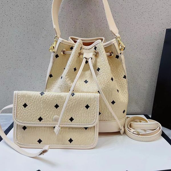 fashion half moon totes bag genuine leather luxury travel vacation designer bags cosmetic makeup clutch womens mens handbag mc cross body sh
fashion half moon totes bag genuine leather luxury travel vacation designer bags cosmetic makeup clutch womens mens handbag mc cross body sh