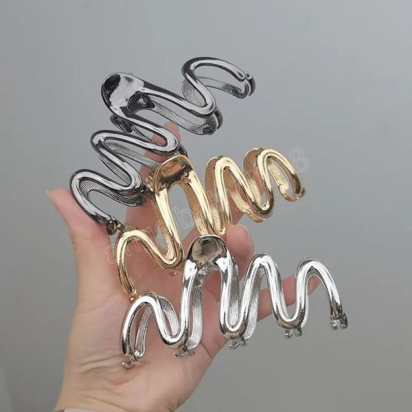 woman large irregular line metal claws ladies fashion washing face clips hairpins girls accessorieszz, Slivery;white
woman large irregular line metal claws ladies fashion washing face clips hairpins girls accessorieszz, Slivery;white
