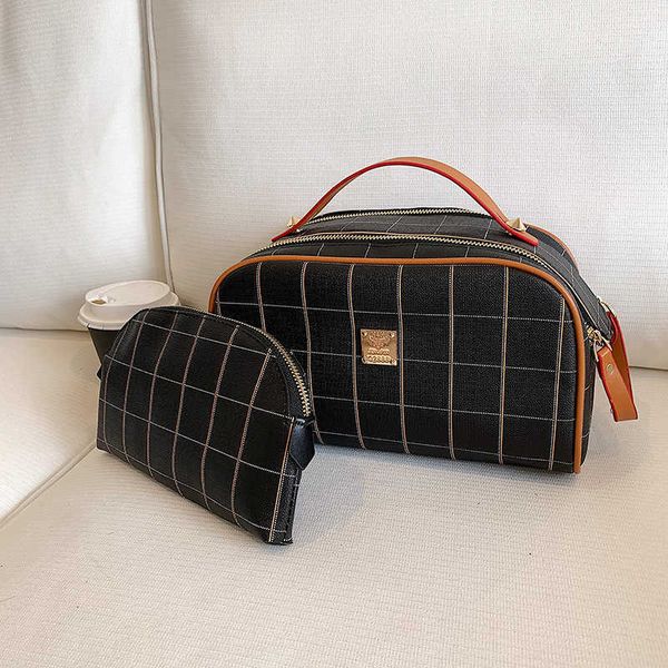 makeup bag large capacity portable travel classic checker cosmetics storage bag mother pu new 230715
makeup bag large capacity portable travel classic checker cosmetics storage bag mother pu new 230715