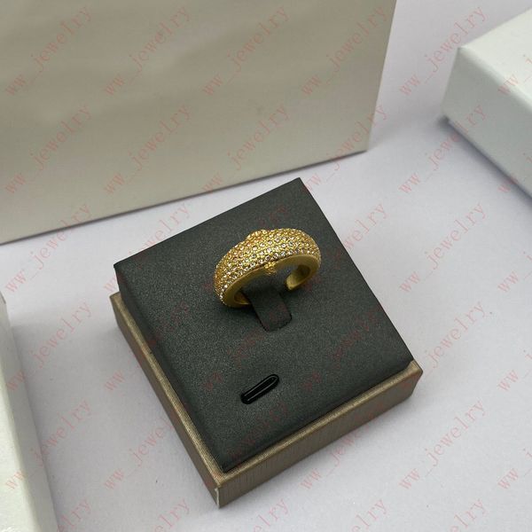 ring/designer luxury design flash drill, men and women with the same ring, new launch, Silver
ring/designer luxury design flash drill, men and women with the same ring, new launch, Silver