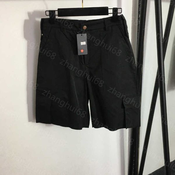 23ss womens designer clothing womens shorts letter triangle pocket high-waisted slimming cargo shorts women clothes a1, White;black
23ss womens designer clothing womens shorts letter triangle pocket high-waisted slimming cargo shorts women clothes a1, White;black