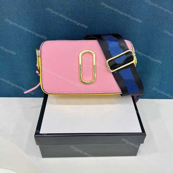 luxuries designer bags small design 2023 spring purse fashion sense wide strap one shoulder crossbody bag versatile square, Red;black
luxuries designer bags small design 2023 spring purse fashion sense wide strap one shoulder crossbody bag versatile square, Red;black
