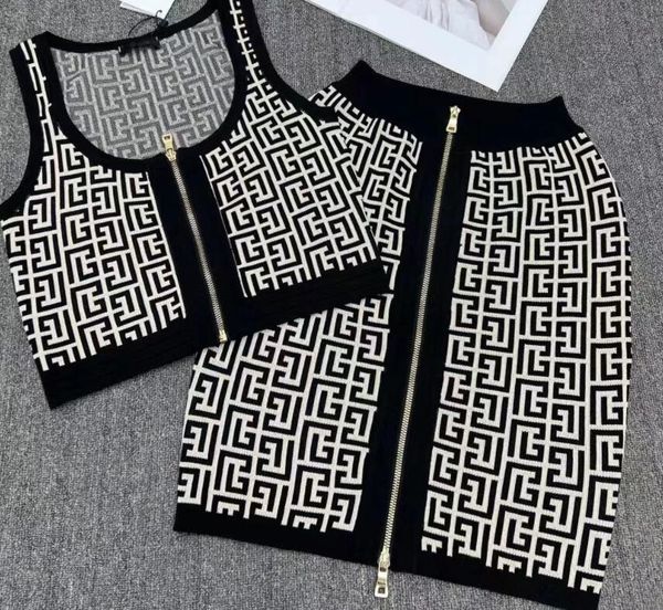 women's casual dresses for luxury letter designer new knitting dresses sleeveless tees two piece dress vest skirt suits, Black;gray
women's casual dresses for luxury letter designer new knitting dresses sleeveless tees two piece dress vest skirt suits, Black;gray