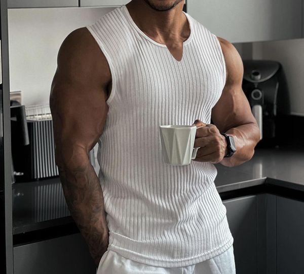 men' tank summer men v-neck vest gym tank men fitness sleeveless shirt exercise sports undershirt gyms train vest 230721, White;black
men' tank summer men v-neck vest gym tank men fitness sleeveless shirt exercise sports undershirt gyms train vest 230721, White;black