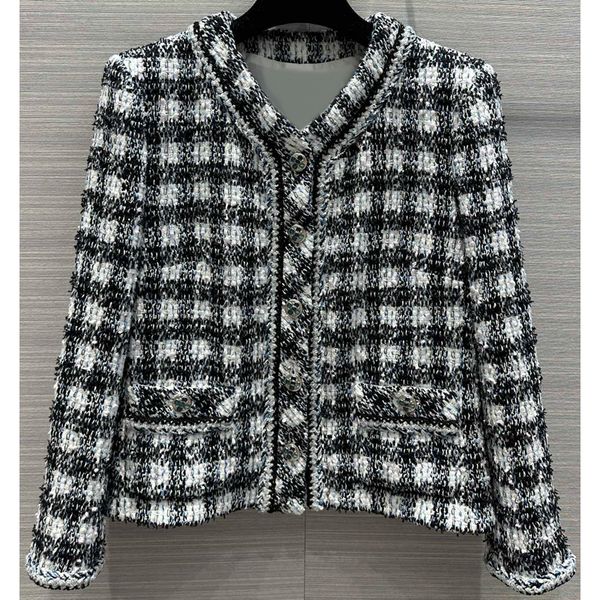 7.22 elegant fashion plaid v-neck long sleeve single breasted tweed women's jackets, Black;brown
7.22 elegant fashion plaid v-neck long sleeve single breasted tweed women's jackets, Black;brown