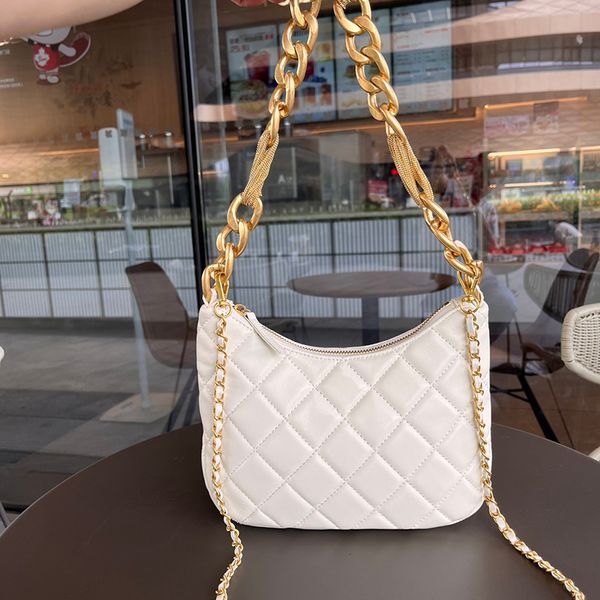 luxury designer bag fashion shoulder bag handbag diamond check underarm bag portable crescent bag fringe hardware chain bag messenger bag cc
luxury designer bag fashion shoulder bag handbag diamond check underarm bag portable crescent bag fringe hardware chain bag messenger bag cc
