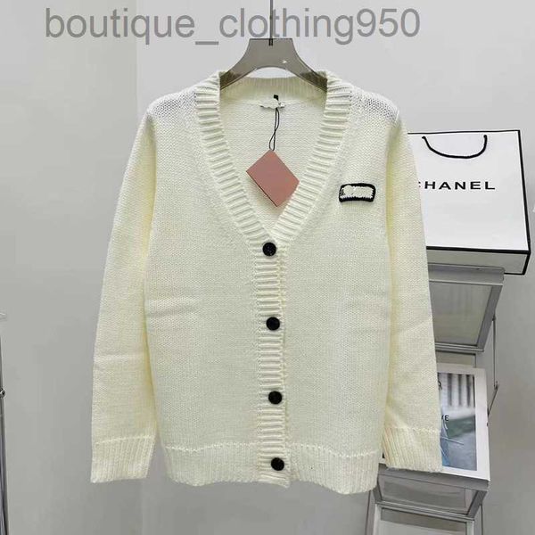 fashion designer sweater jackets v-neck niche design cardigan sweater lazy style loose and versatile casual knit jacket for women, Black;brown
fashion designer sweater jackets v-neck niche design cardigan sweater lazy style loose and versatile casual knit jacket for women, Black;brown