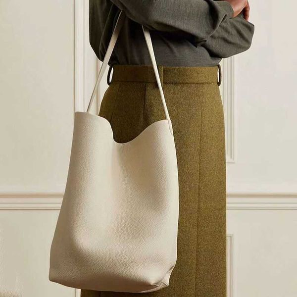 designer the row leather large capacity totes bag minimalist leather bucket shoulder bag n5mx
designer the row leather large capacity totes bag minimalist leather bucket shoulder bag n5mx
