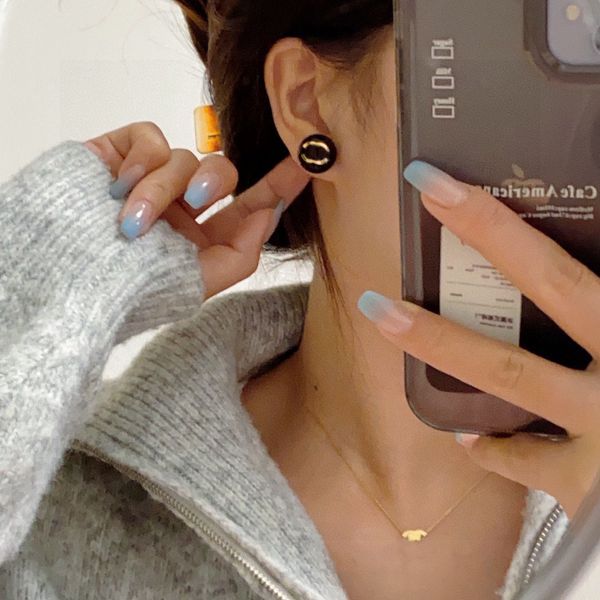 have stamps classic style two letter stud earrings aretes women fashion simple brand designer earrings wedding party gift jewelry with box, Golden;silver
have stamps classic style two letter stud earrings aretes women fashion simple brand designer earrings wedding party gift jewelry with box, Golden;silver