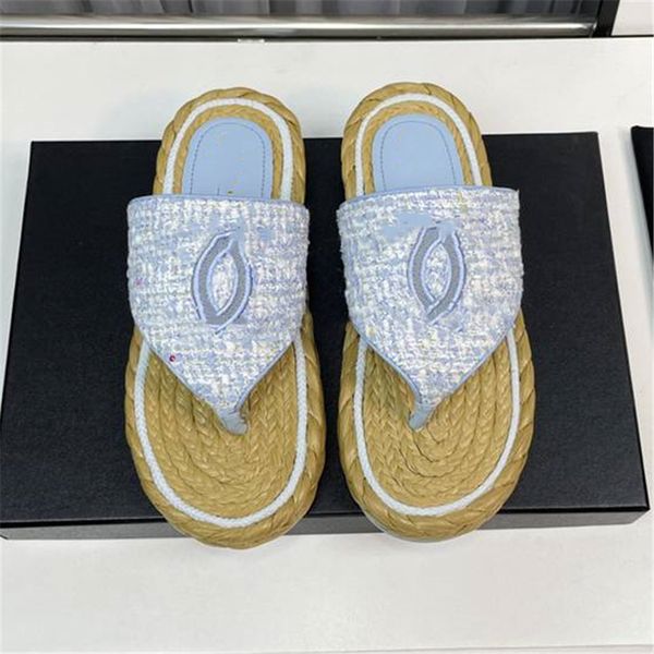 fashion slippers 2023 channel luxury design summer men flat bottom women slope heel letter leather casual sandals 09-08, Black
fashion slippers 2023 channel luxury design summer men flat bottom women slope heel letter leather casual sandals 09-08, Black