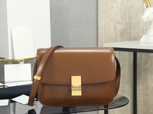 78008 classic women's crossbody bag high-end quality shoulder bag made of cowhide material with lamb leather inner capacity can be very
78008 classic women's crossbody bag high-end quality shoulder bag made of cowhide material with lamb leather inner capacity can be very
