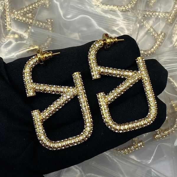 large diamond stud earrings designer for woman 18k gold plated fashion luxury brand letter v mans stud earings girls ear studs weddings gift, Golden;silver
large diamond stud earrings designer for woman 18k gold plated fashion luxury brand letter v mans stud earings girls ear studs weddings gift, Golden;silver