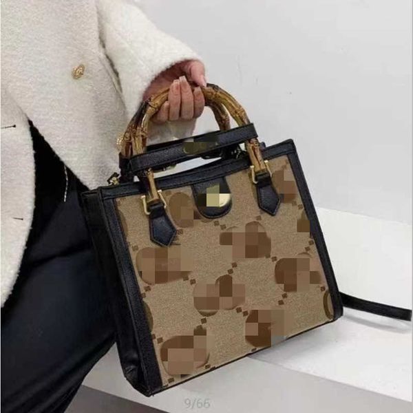handbag designer 2023 handheld slub online red live single shoulder crossbody fabric bag
handbag designer 2023 handheld slub online red live single shoulder crossbody fabric bag
