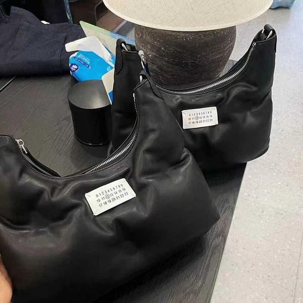 argiela mm6 majira glam slam hobo women's sheepskin liu wen same style leather cloud bag single shoulder underarm bag h1t1
argiela mm6 majira glam slam hobo women's sheepskin liu wen same style leather cloud bag single shoulder underarm bag h1t1