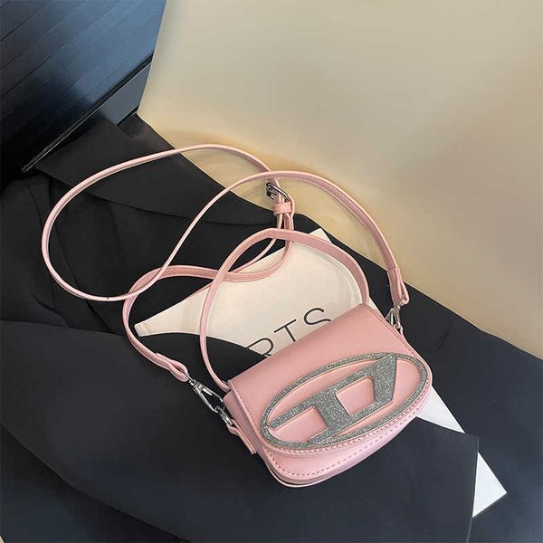 handbag designer 2023 xiaozhong design dingdang spring/summer portable underarm bag female millennium spicy girl style silver one shoulder o
handbag designer 2023 xiaozhong design dingdang spring/summer portable underarm bag female millennium spicy girl style silver one shoulder o
